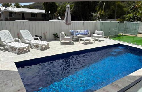 Horseshoe Bay Apartment | Flip flops