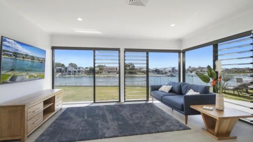 Port Macquarie House | Floating On The Canals