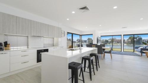 Port Macquarie House | Floating On The Canals