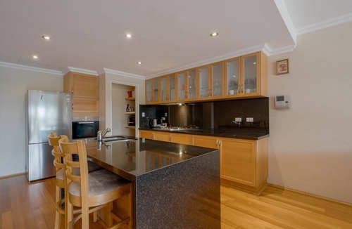 Mandurah House | Florian on Mews - 5 Bedroom Townhouse