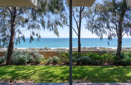 Dawesville House | Florida Beach House I Private Properties