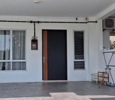 Bandar Sri Sendayan House | Fly! Homestay Sendayan