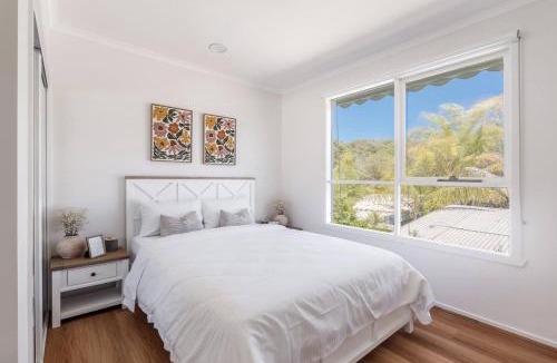 Rye House | Foreshore Haven - Poolside Comfort near Rye Beach