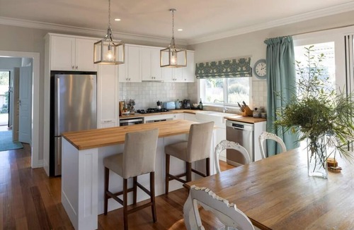 Trentham House | FOREST CORNER - 3 BEDROOM WEATHERBOARD, TRENTHAM