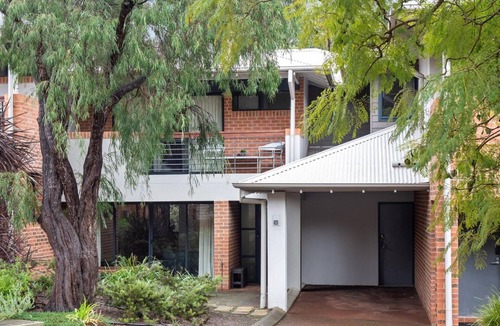 Margaret River Villa | Forest Edge Villa right on main st