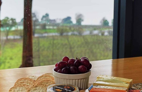Trevallyn House | Forest Rd Haven with Tamar River Views