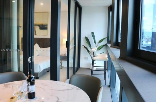 Fortitude Valley Apartment | Fortitude Valley Pool Sauna Gym