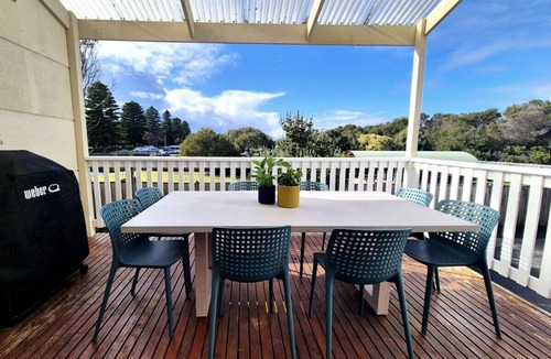 Warrnambool Apartment | Four bedroom beachside apartment