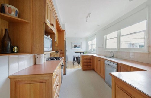 Warrnambool House | Four bedroom getaway close to the beach