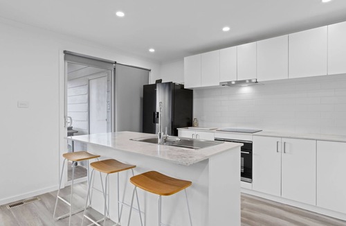 Portarlington House | Four Bedroom Modern Coastal Getaway