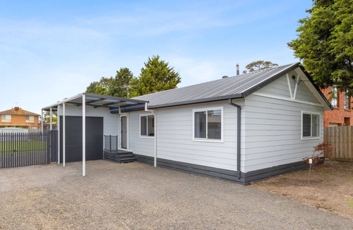 Portarlington House | Four Bedroom Modern Coastal Getaway