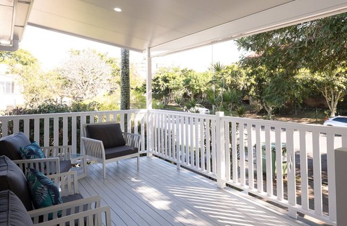 Wynnum House | Four Bedroom Sports House