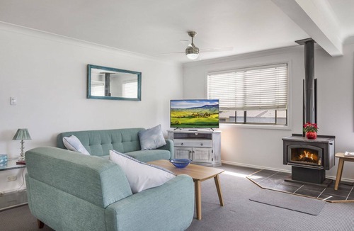 St. Georges Basin House | Four Loralyn on the Water, St Georges Basin