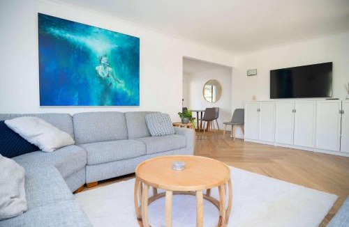 Hayborough House | Fourseagulls - Private Beach Home - Pet Friendly - No Linen Included