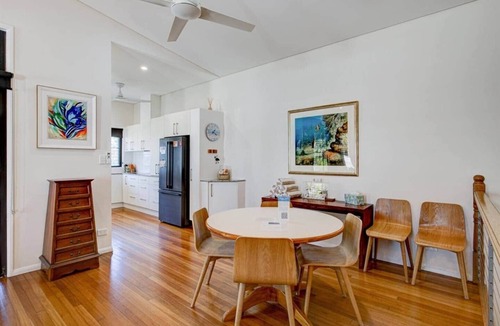 Wongaling Beach House | Frangipani Place - Beachfront