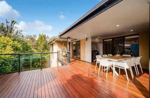 Hyland Park House | Frangipani Riverfront