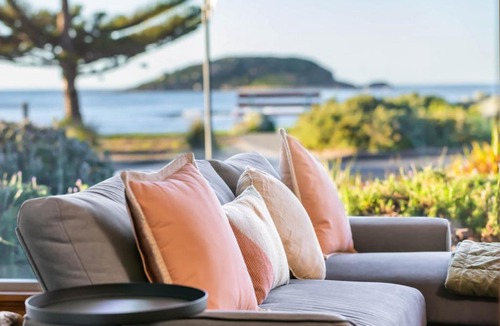 Encounter Bay House | Frankies Beach House - A Breezy Esplanade Escape
