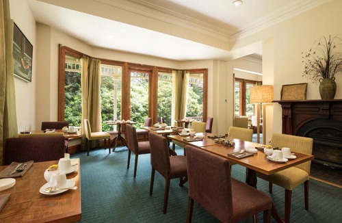Strahan Hotel | Franklin Manor
