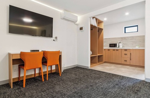 Frankston Hotel | Frankston Bay Motel