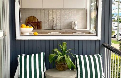 Surfers Paradise Apartment | Freddies Pet-Friendly Apt Steps to Beach