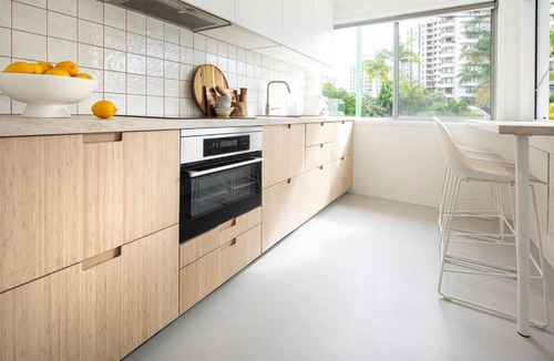 Surfers Paradise Apartment | Freddies Pet-Friendly Apt Steps to Beach