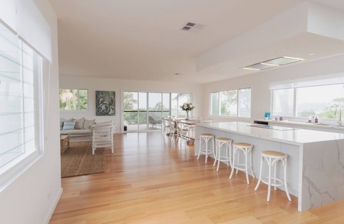Mollymook Beach House | FREE NIGHT. Pay for 2 stay for 3