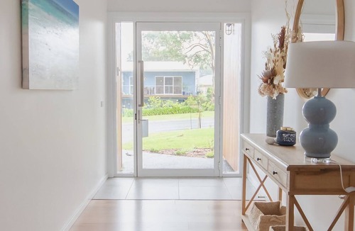 Mollymook Beach House | FREE NIGHT. Pay for 2 stay for 3
