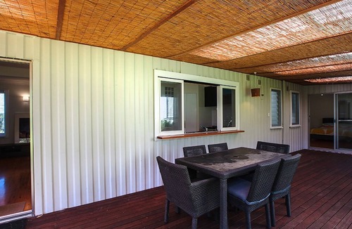 Mollymook House | FREE NIGHT. Pay for 2 stay for 3