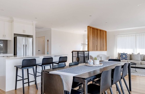 Mollymook House | FREE NIGHT. Pay for 2 stay for 3
