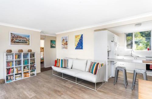Narrawallee House | Free night! Pay for 2 stay for 3