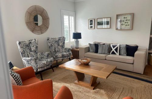 Narrawallee House | Free night! Pay for 2 stay for 3