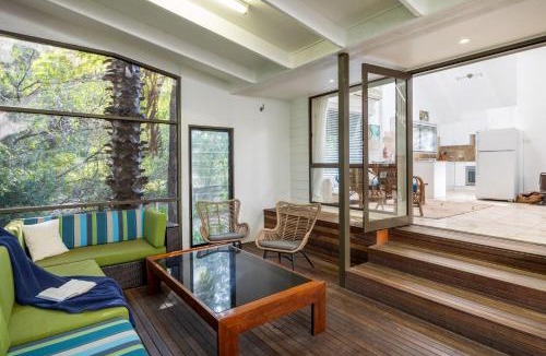 Mollymook Beach House | Free night! Pay for 2 stay for 3