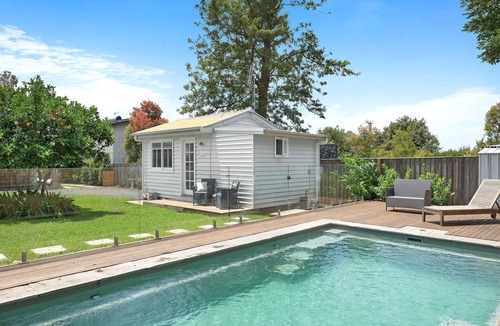 Berry Cottage | Fremily Cottage - Charming White Cottage