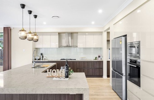 Rochedale House | French Royal Experience 5B3B Grand House 3Parking