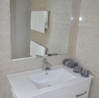 Frenchs Forest Apartment | Frenchs Forest