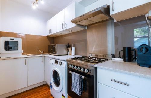Freshwater Apartment | Freshwater Coastal Hideaway - 1 bedroom sleeps 4