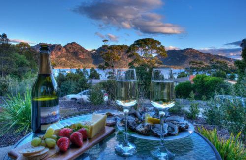 Coles Bay Villa | Freycinet Stone Studio 3 - Feldspar