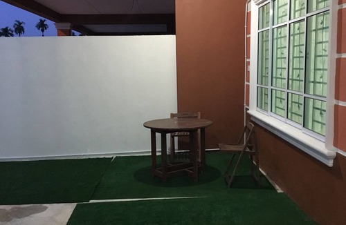 Kota Samarahan House | Friendly Quaint Abode