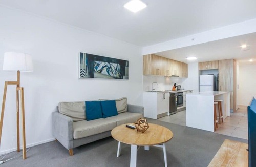 Bowen Hills Apartment | Fully-Equipped 2BD/2Bath Apartment in Bowen Hills