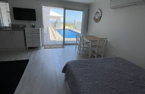 Dongara Apartment | Fully Self Contained 1 Bedroom Accommodation.