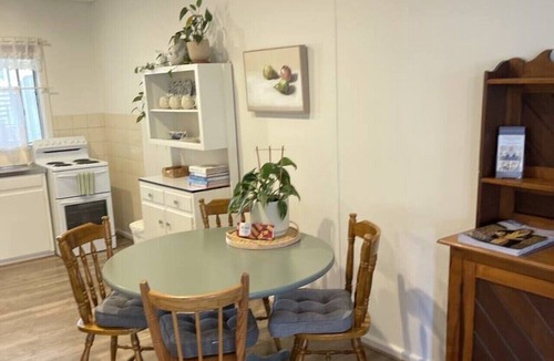 Tanunda Apartment | Functional 2 bedroom unit close to Tanunda Main St