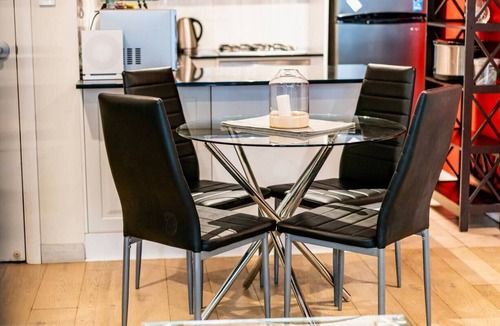 Brookvale Apartment | Funda Place Leafy Hideout in Northern Beaches