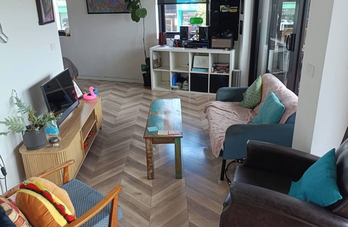 Preston Apartment | Funky 1 Bedroom / studio in awesome Preston. Very close to Tram and Trains