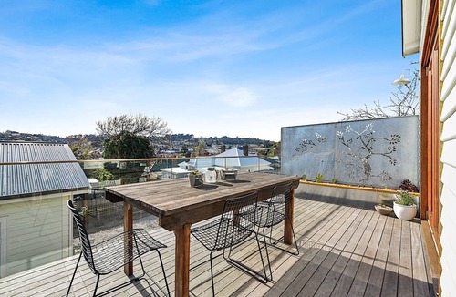South Launceston Cottage | Funky cottage in South
