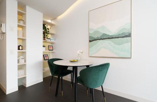 City West Apartment | Furnished Nishi Stay with Scenic Mountain Views - Hosted by Canstay