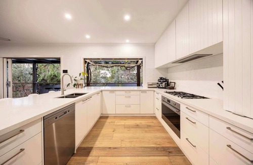Mount Martha House | Galene Getaway Walk to Beach, Pool & Fire
