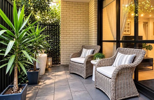 Caulfield North Apartment | Garden-View Apartment: Pool, Spa, Gym Access