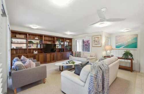 Coffs Harbour House | Garden Villa at Diggers - Walk to Restaurant and Beach