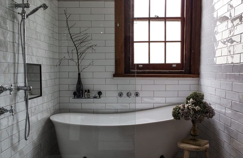 Mount Stuart Cottage | Gatekeepers Lodge - A Historic Hobart Experience