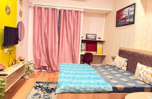 Greater Noida Apartment | gaur city mall studio